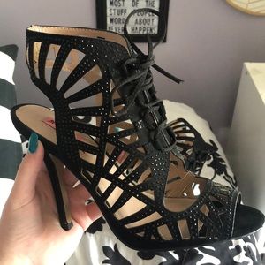 BETSY JOHNSON BLACK SPARKLY HEELS